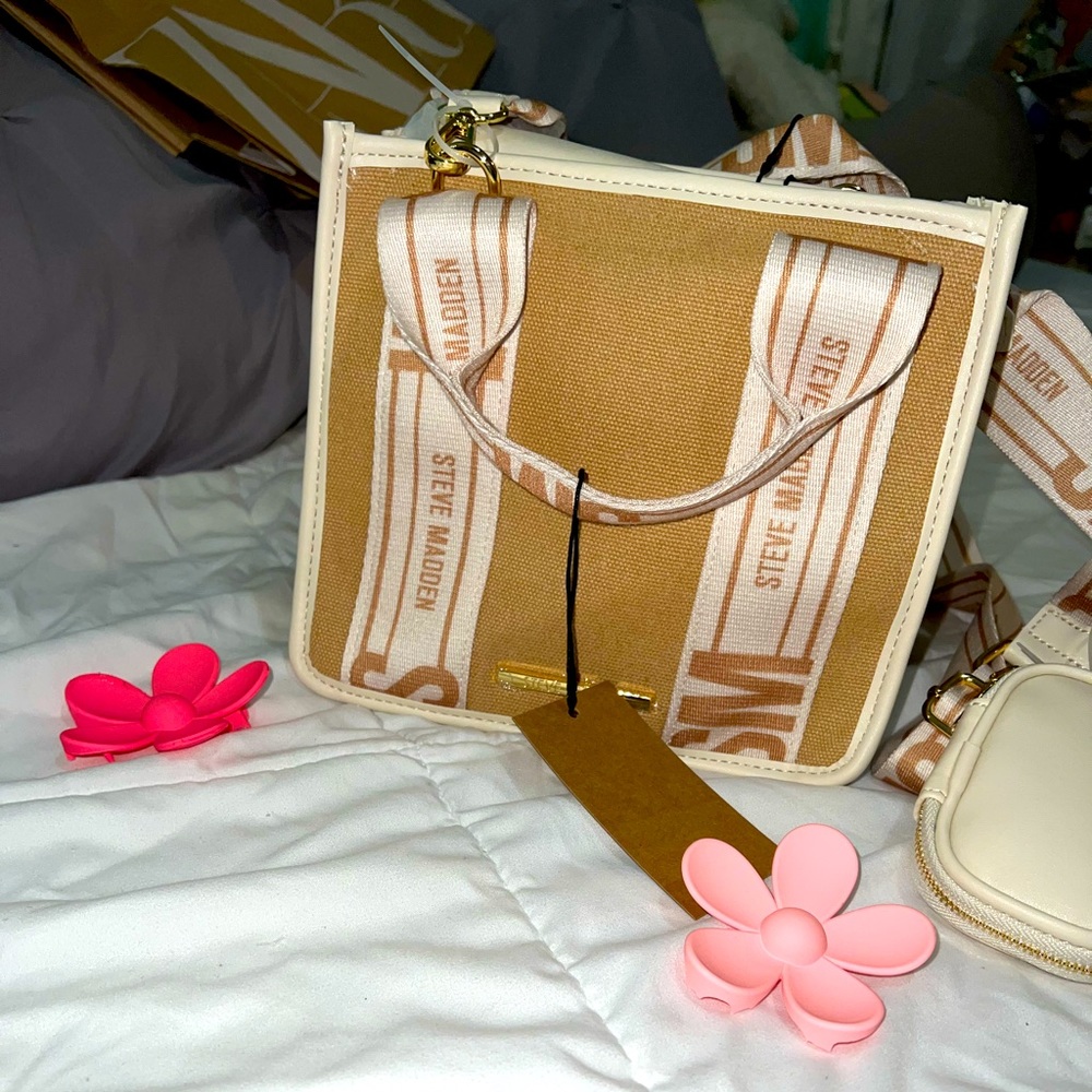 Steve Madden | Webber Viral Tik Tok Straw Crossbody Convertible Blush Logo Bag
